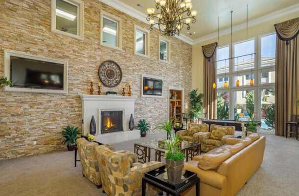 New Luxurious 1br Heated Pool & Sauna